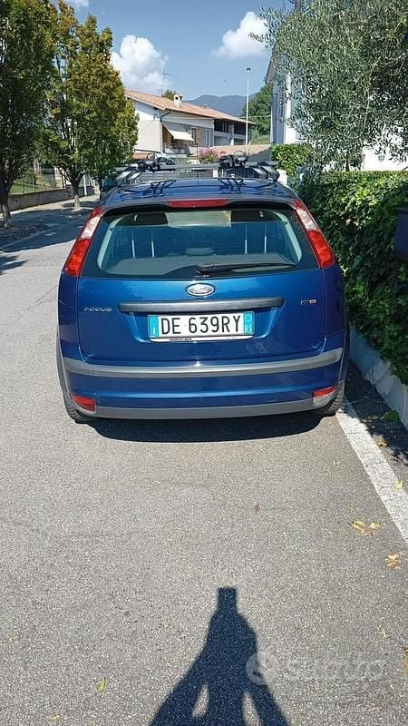 Usata Ford Focus 110 CV (80 kW) 2007 Blu Berlina