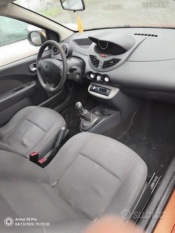 Usata Renault Twingo LE 58 CV (42 kW) 2009 Arancione Utilitaria