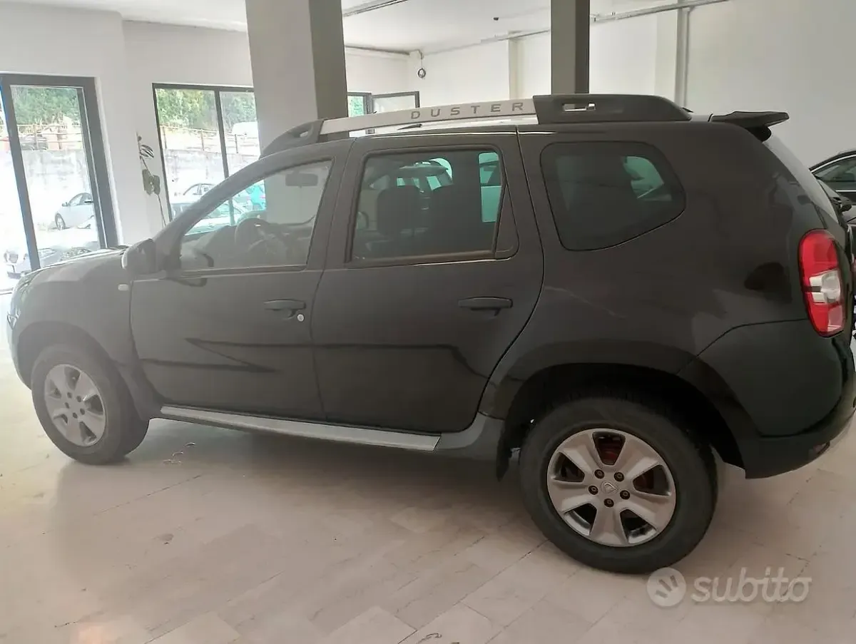 Usata Dacia Duster Lauréate 109 CV (80 kW) 2015 Nero SUV