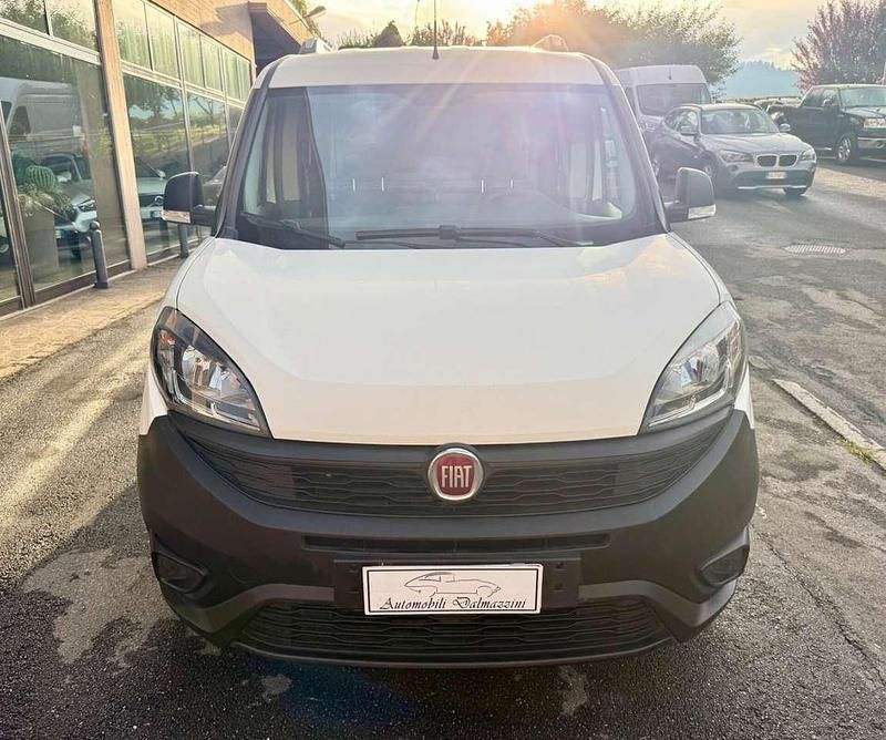 Usado Fiat Doblò 105 HP (77 kW) 2021 Branco Monovolume