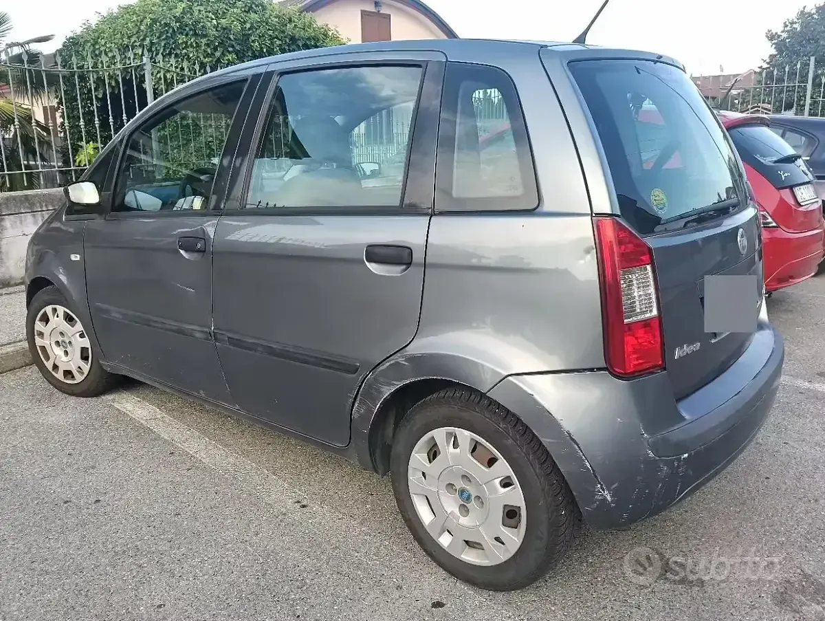 Usata Fiat Idea 69 CV (50 kW) 2008 Grigio Monovolume