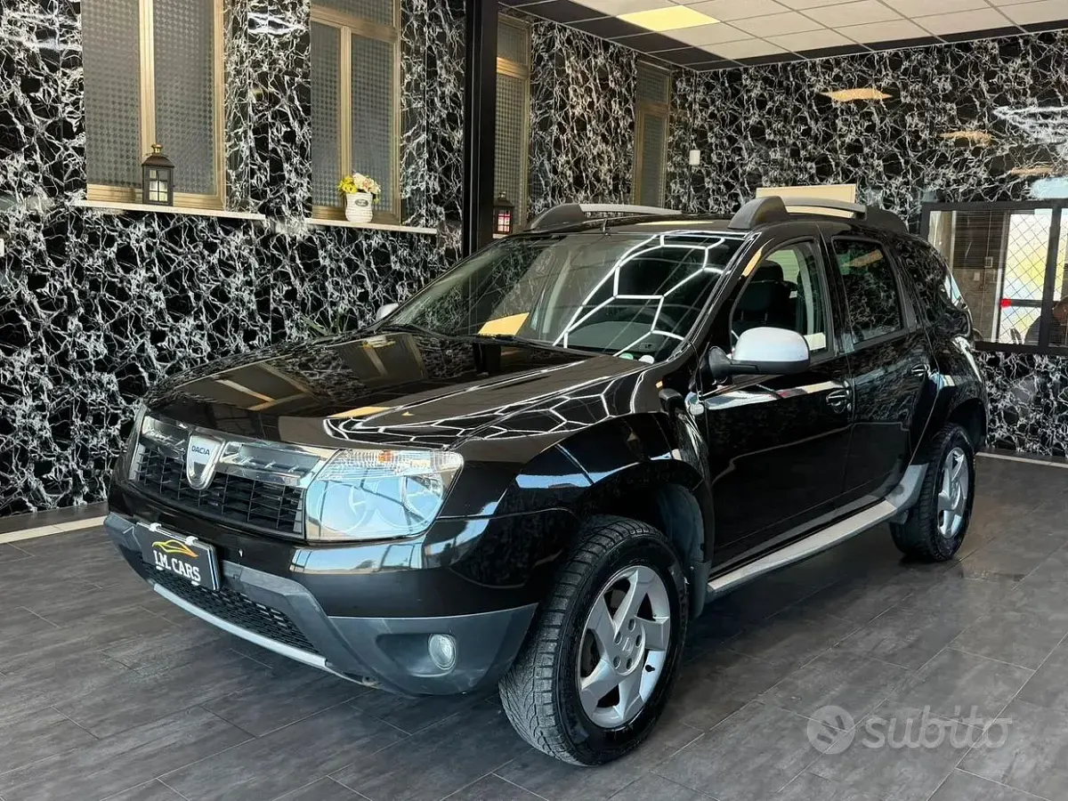 Usata Dacia Duster Lauréate 110 CV (80 kW) 2011 Nero SUV