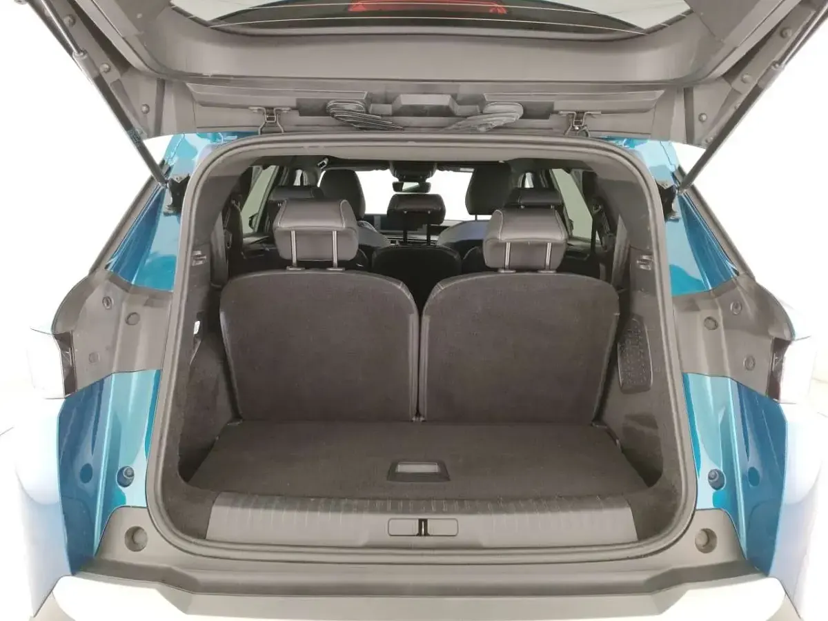 Usata Peugeot 5008 Allure 136 CV (100 kW) 2025 Bianco SUV