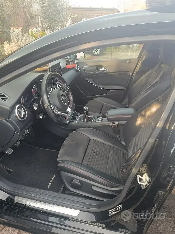 Usata Mercedes 180 AMG 109 CV (80 kW) 2017 Nero Berlina