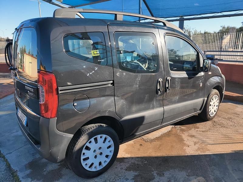 Usata Peugeot Bipper Outdoor 74 CV (54 kW) 2011 Nero Monovolume