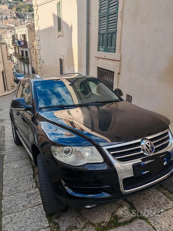 Usata VW Touareg 174 CV (127 kW) 2008 Nero SUV