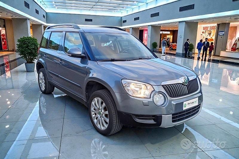 Usata Skoda Yeti Active 105 CV (77 kW) 2012 Grigio SUV