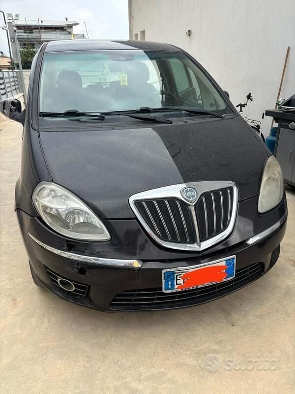 Usata Lancia Musa 90 CV (66 kW) 2010 Nero Monovolume