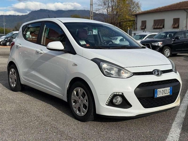 Bianco Usata 2015 Hyundai i10 Due volumi | 7400 € (Buon prezzo) - Immagine 1/4