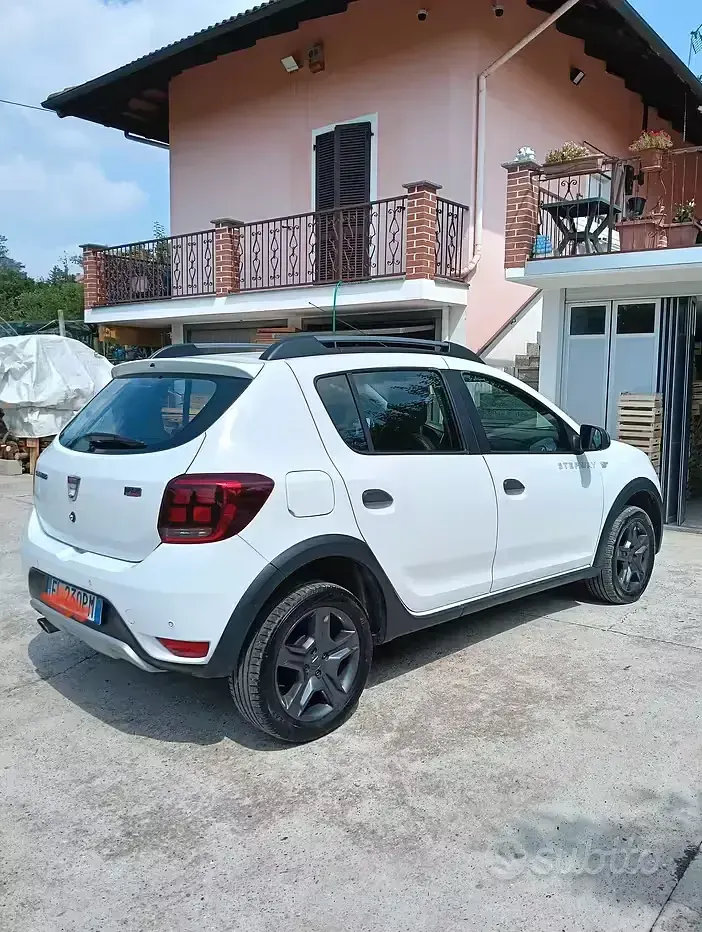 Usata Dacia Sandero Stepway 90 CV (66 kW) 2018 Bianco Berlina