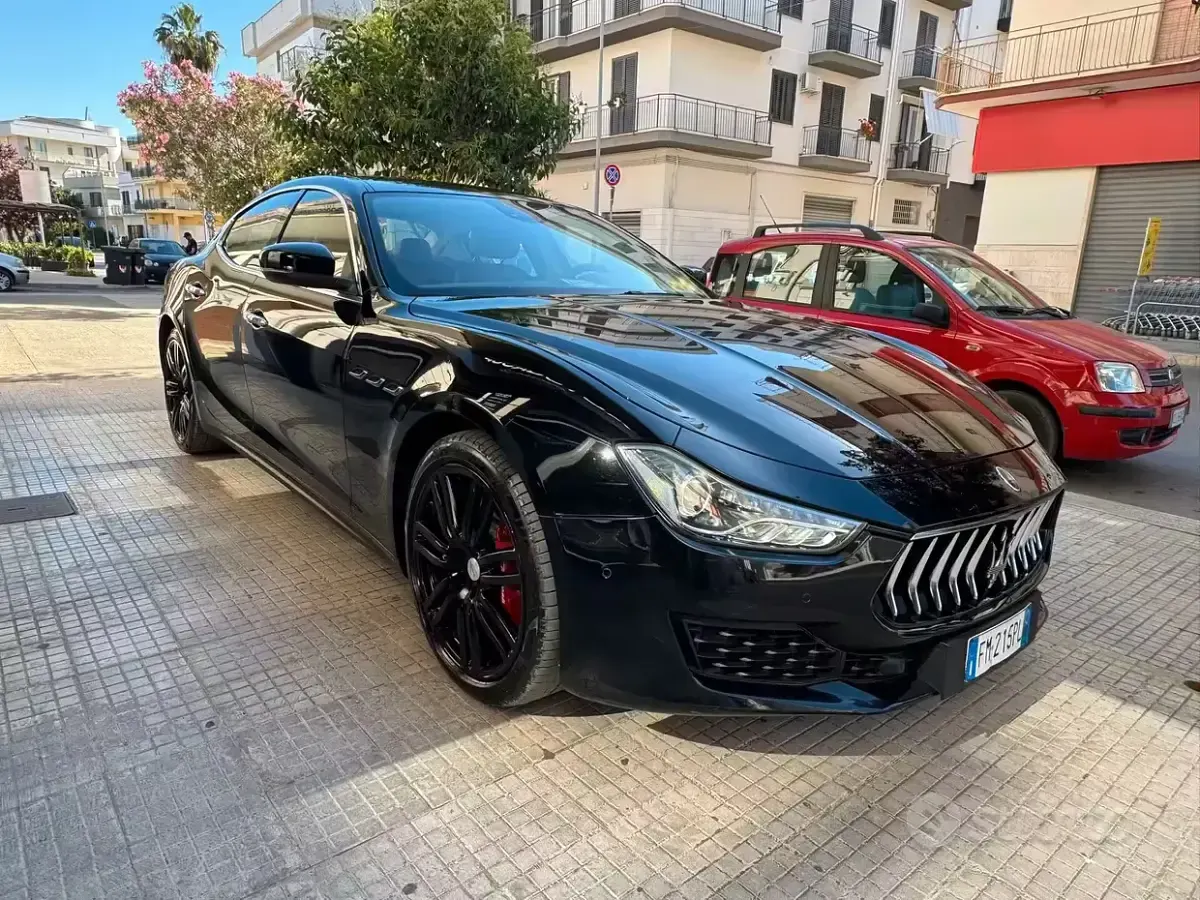 Usata Maserati Ghibli 250 CV (183 kW) 2017 Nero Berlina