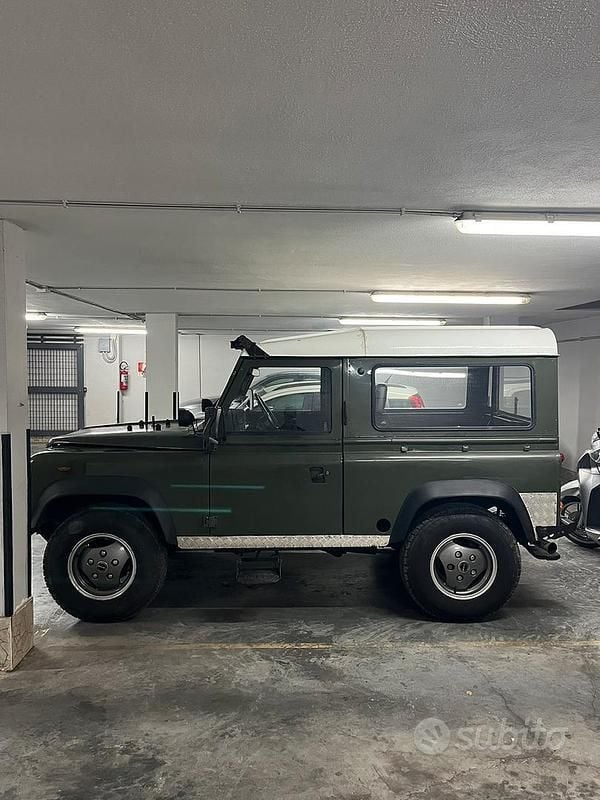 Usata Land Rover Defender 86 CV (63 kW) 1986 Verde SUV