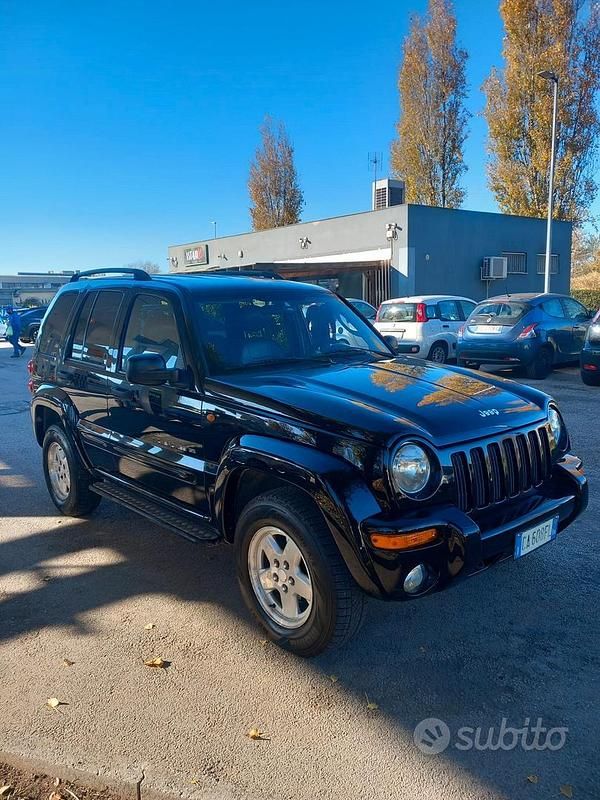 Nero Usata 2002 Jeep Cherokee SUV | 5600 € - Immagine 1/4