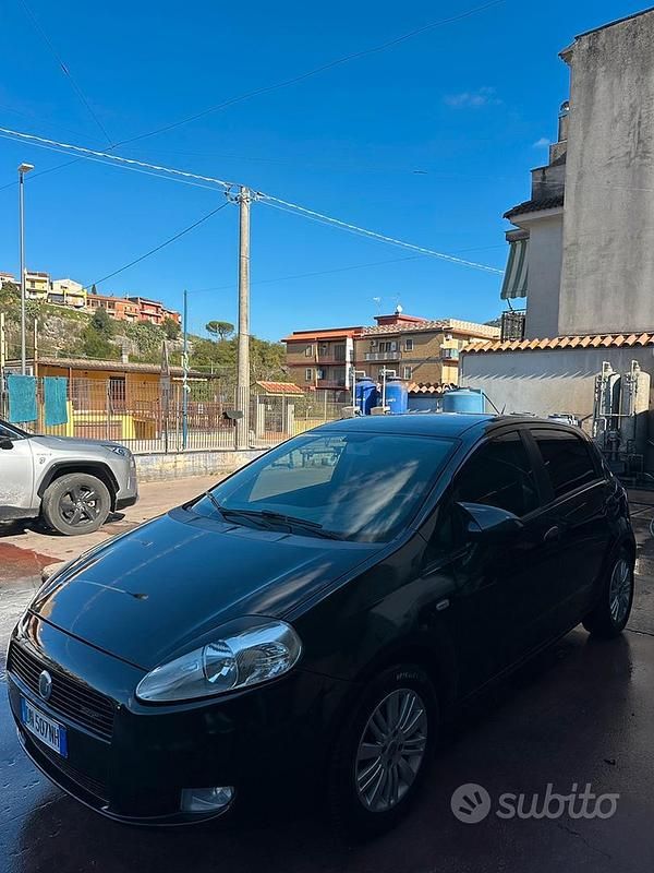 Usata Fiat Grande Punto 90 CV (66 kW) 2008 Nero Utilitaria