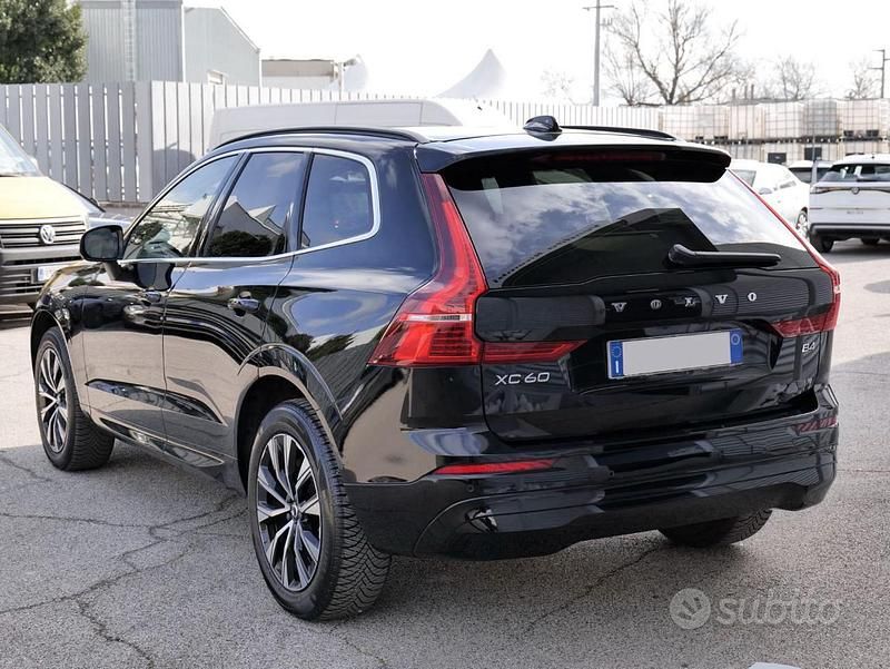 Usata Volvo XC60 Core 197 CV (144 kW) 2023 Nero SUV