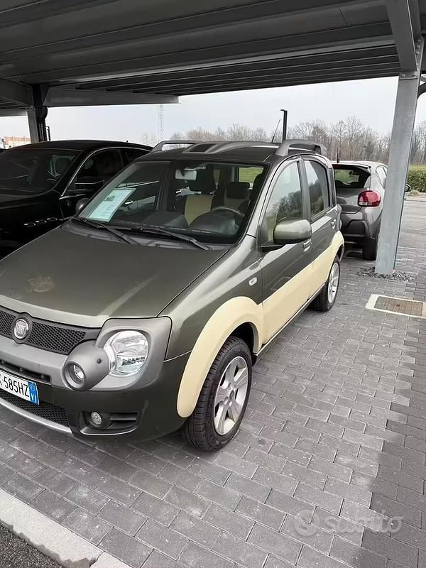 Usata Fiat Panda 4x4 Cross 75 CV (55 kW) 2011 Utilitaria