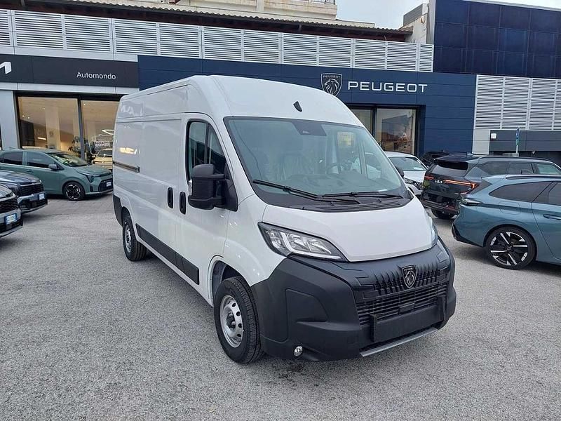 Bianco Nuova 2025 Peugeot Boxer Furgone | 25.900 € (Super prezzo) - Immagine 1/4