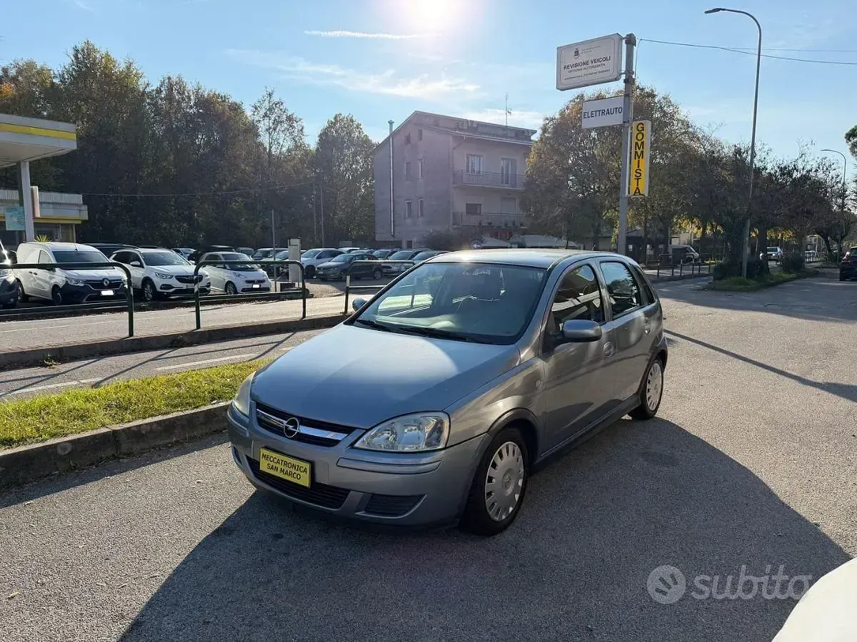 Usata Opel Corsa Club 60 CV (44 kW) 2004 Grigio Utilitaria