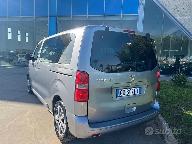 Usata Peugeot Traveller Active 177 CV (130 kW) 2021 Grigio Monovolume