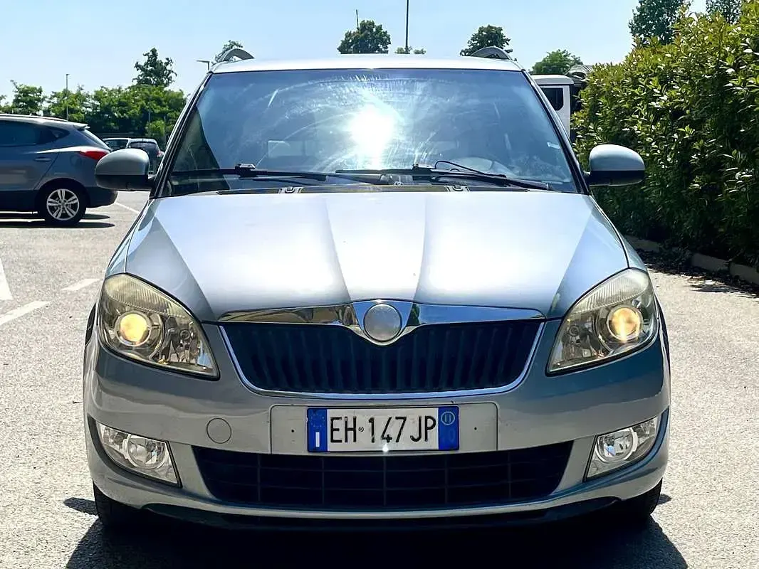 Usata Skoda Fabia Ambiente 90 CV (66 kW) 2011 Grigio Station wagon