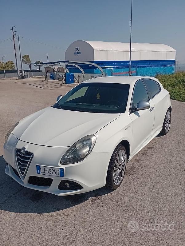 Usata Alfa Romeo Giulietta 140 CV (102 kW) 2011 Bianco Utilitaria