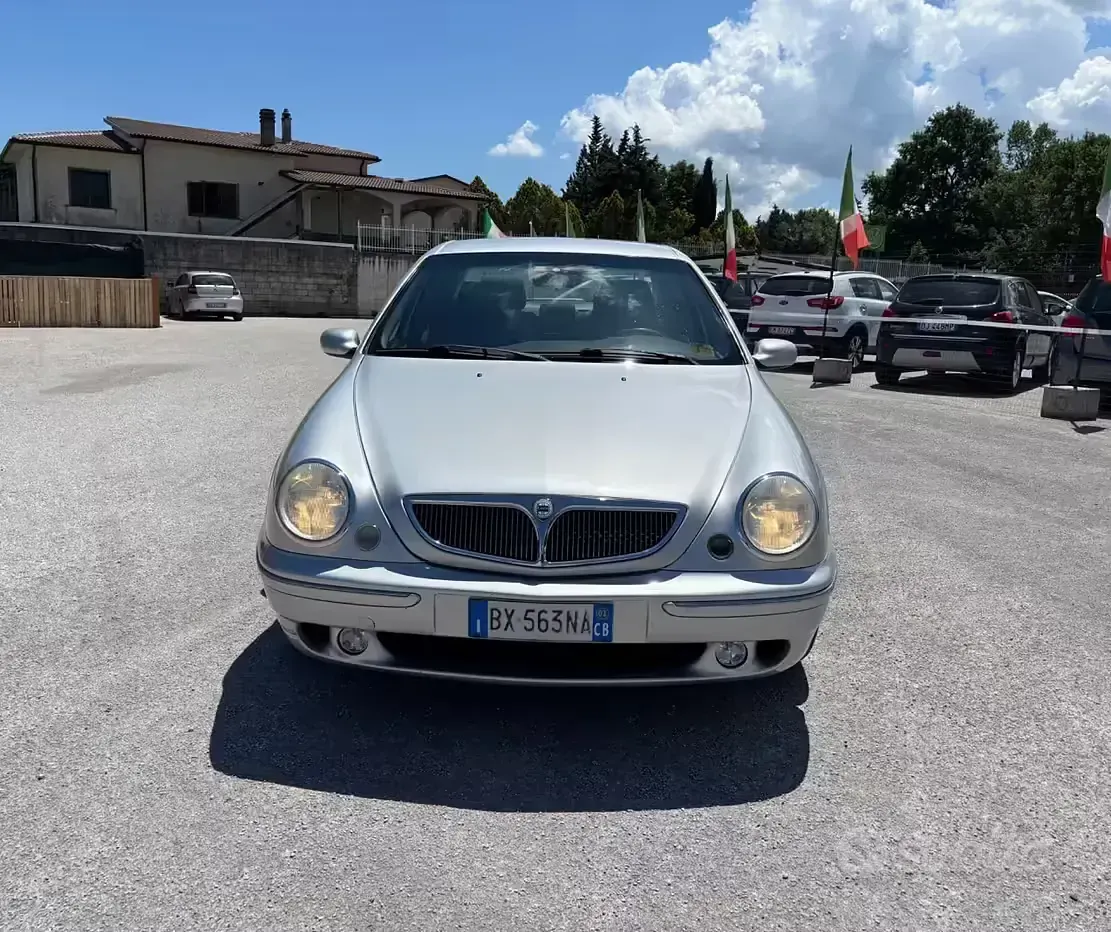 Usata Lancia Lybra 116 CV (85 kW) 2002 Grigio Berlina