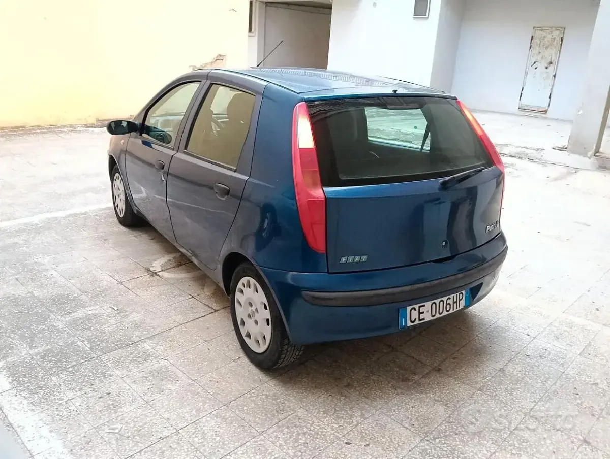 Usata Fiat Punto 86 CV (63 kW) 2003 Utilitaria