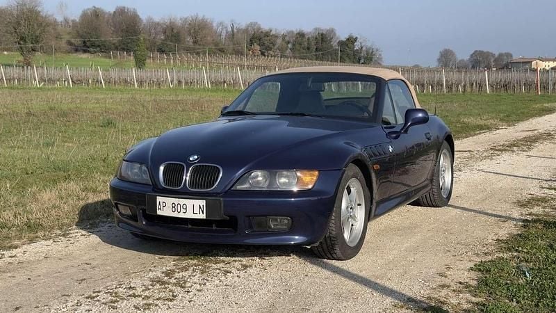 Usata BMW Z3 Efficient Dynamics 140 CV (102 kW) 1997 Blu/azzurro Cabrio