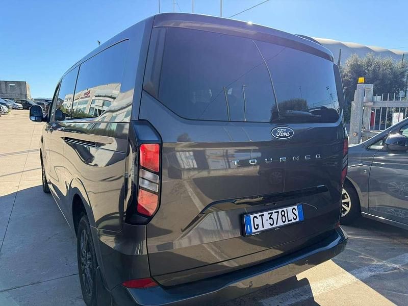 Usata Ford Tourneo Custom Titanium 136 CV (100 kW) 2024 Grey matter Furgone