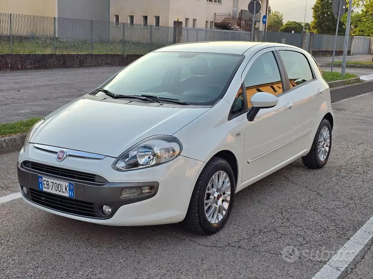 Usata Fiat Grande Punto 75 CV (55 kW) 2010 Utilitaria