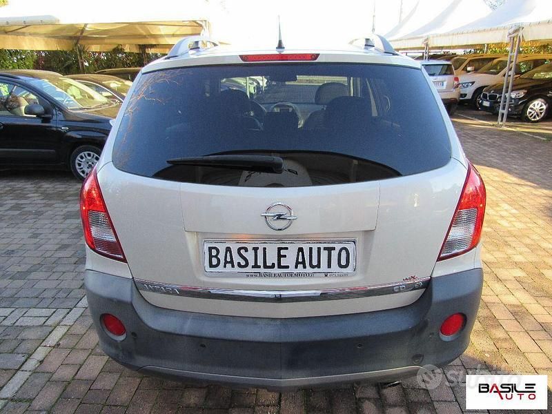 Usata Opel Antara Cosmo 163 CV (119 kW) 2012 Bianco SUV