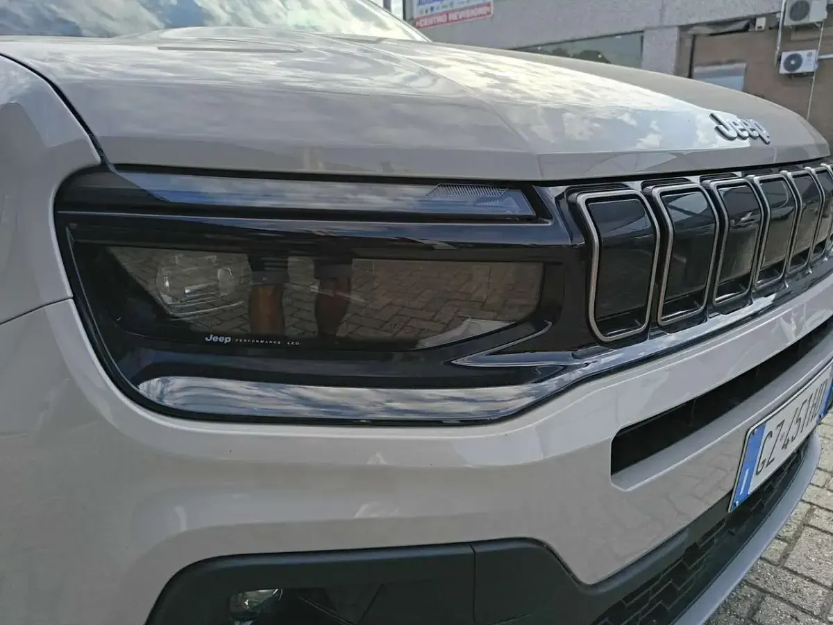Usata Jeep Avenger Summit 99 CV (72 kW) 2025 Stone SUV