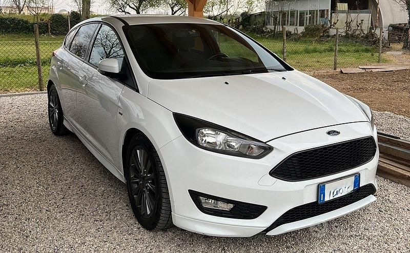 Usata Ford Focus ST-Line 120 CV (88 kW) 2018 Bianco Berlina