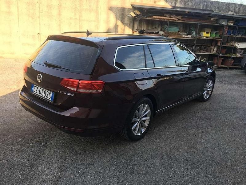 Usata VW Passat Comfortline 150 CV (110 kW) 2015 Rosso Station wagon
