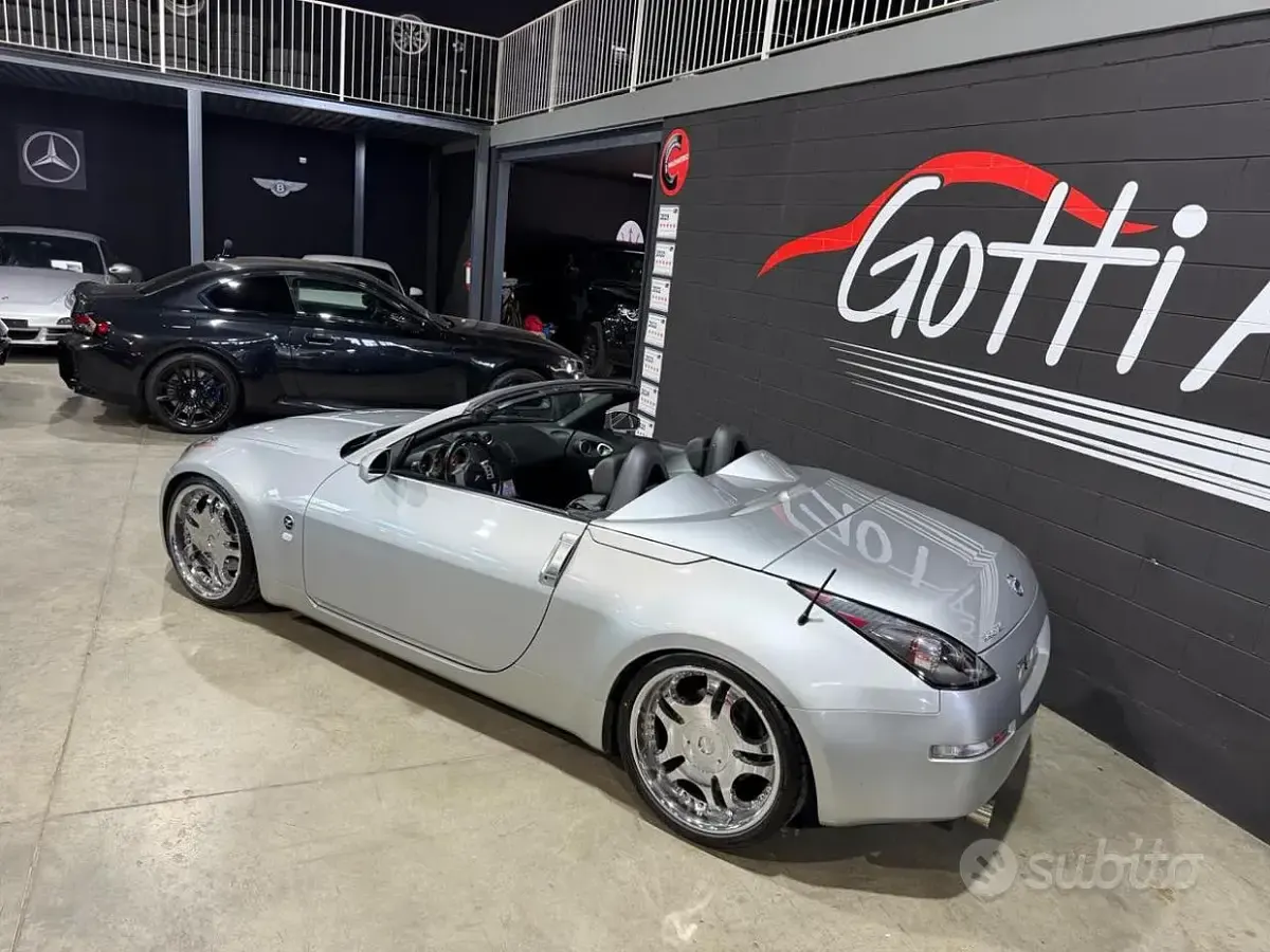 Usata Nissan 350Z Pack 280 CV (205 kW) 2005 Grigio Cabrio