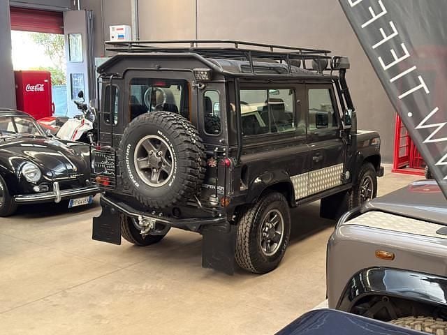 Usata Land Rover Defender S 122 CV (89 kW) 2001 Grigio scuro metallizzato Utilitaria