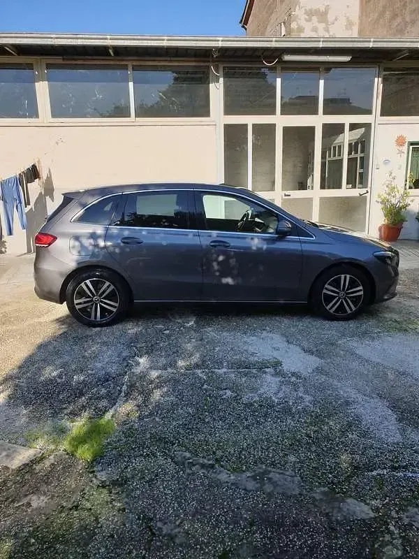 Gebraucht Mercedes B250e Premium 160 PS (117 kW) 2021 Van / Kleinbus