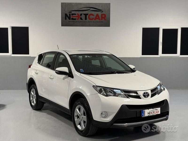 Usata Toyota RAV4 Active 124 CV (91 kW) 2013 Bianco Station wagon