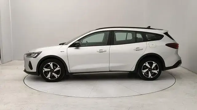 Usata Ford Focus 125 CV (91 kW) 2023 Grigio Station wagon