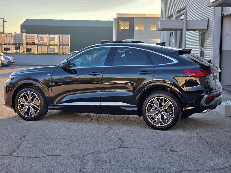 Nuova Audi Q5 Sportback S-Line 204 CV (150 kW) 2026 Nero SUV