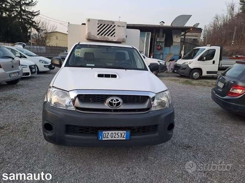 Usata 2010 Toyota HiLux Pick-up | 8200 € - Immagine 1/4