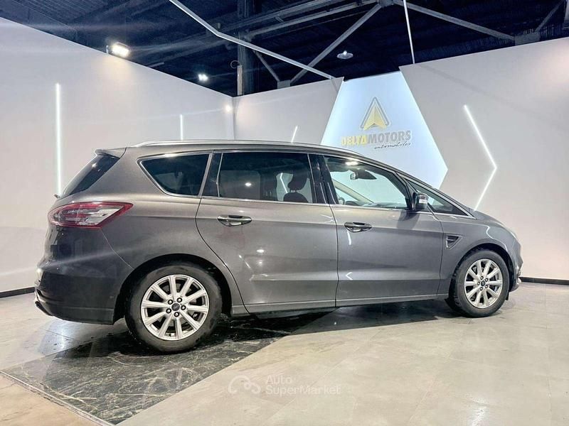Usata Ford S-MAX Titanium 179 CV (131 kW) 2016 Grigio Monovolume