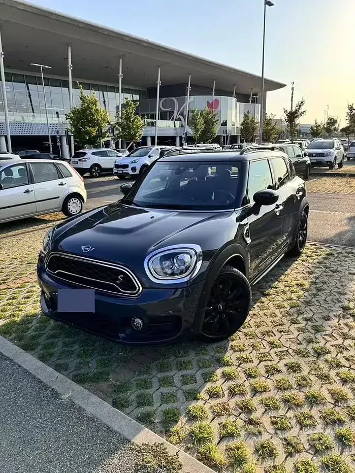 Usata Mini Countryman Hype 190 CV (139 kW) 2020 Grigio SUV