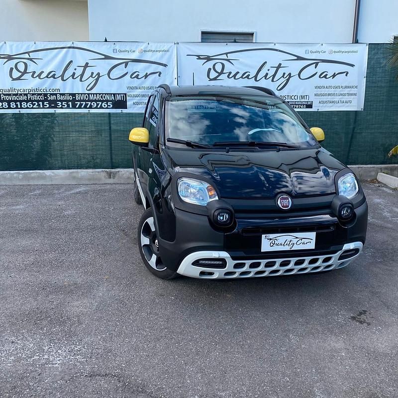 Usata Fiat Panda Cross Cross 70 CV (51 kW) 2025 Nero Utilitaria
