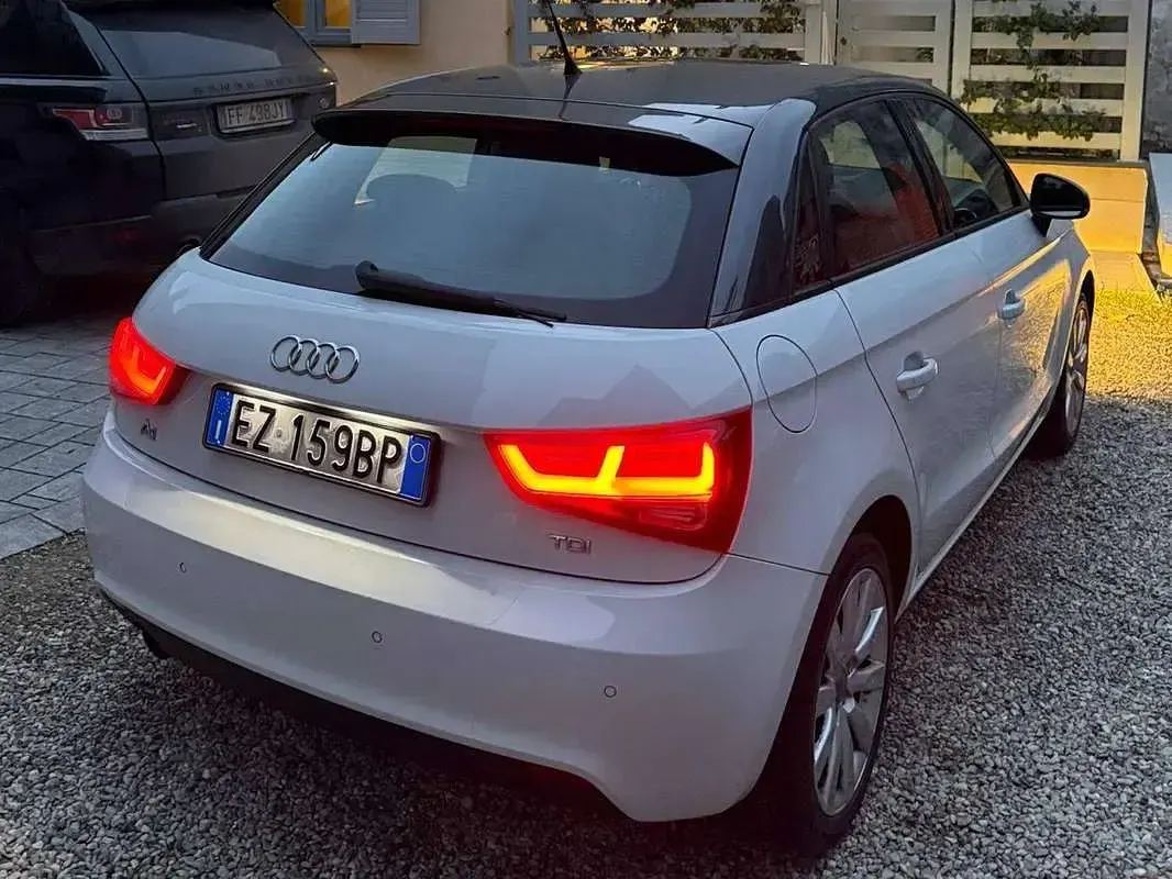 Usata Audi A1 Sportback Ambition 90 CV (66 kW) 2014 Bianco Utilitaria