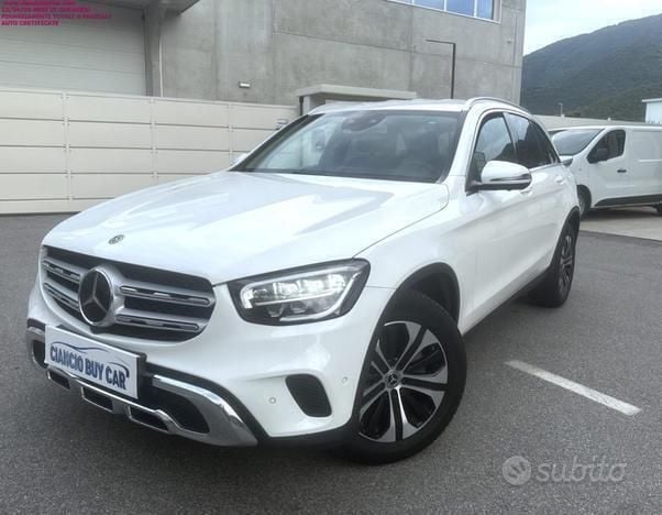 Usata Mercedes GLC200 163 CV (119 kW) 2020 Bianco SUV