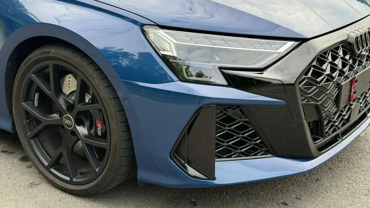 Usata Audi RS3 Ambiente 400 CV (294 kW) 2026 Blu/azzurro Berlina