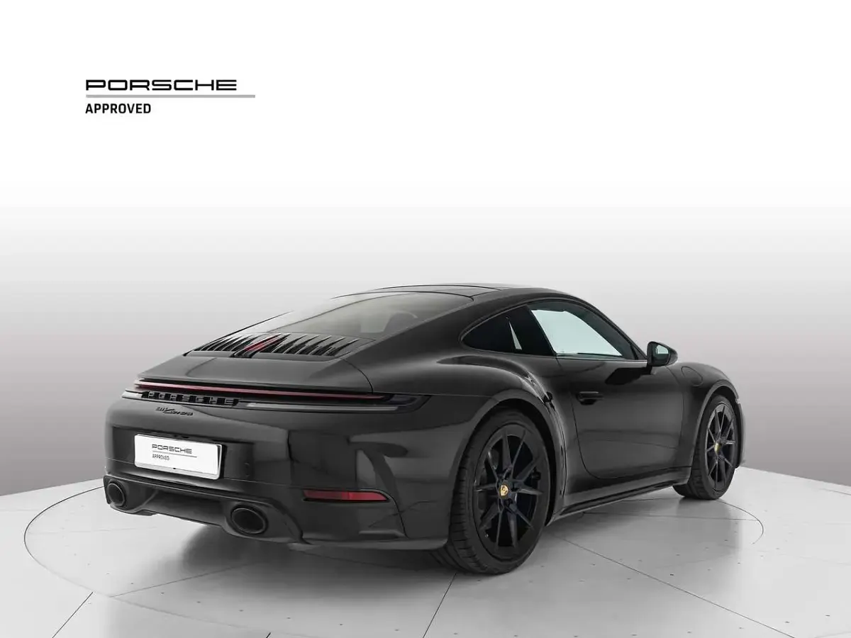 Usata Porsche 992 394 CV (289 kW) 2025 Nero metallizzato Coupé