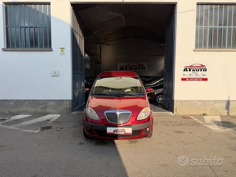 Usata Lancia Musa 77 CV (56 kW) 2007 Rosso Monovolume