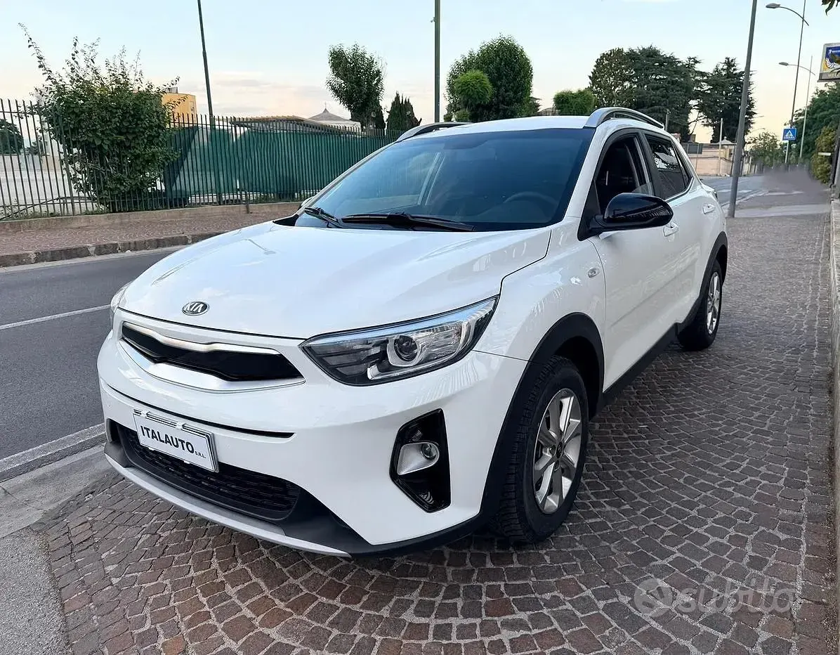Usata Kia Stonic Style 97 CV (71 kW) 2021 Bianco SUV